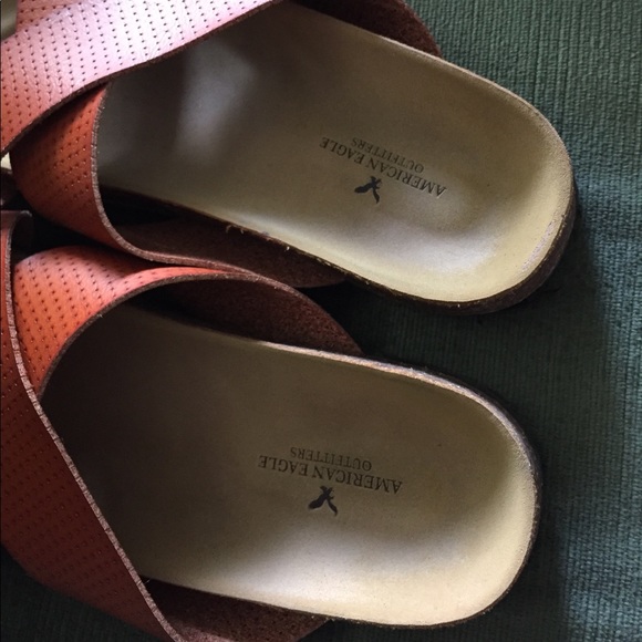 AE Women’s Size 9 Sandals - Picture 4 of 4